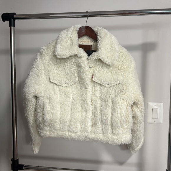 Levi's Baby Bubble Sherpa Trucker Jacket
In coconut milk white NWTs - Picture 5 of 15